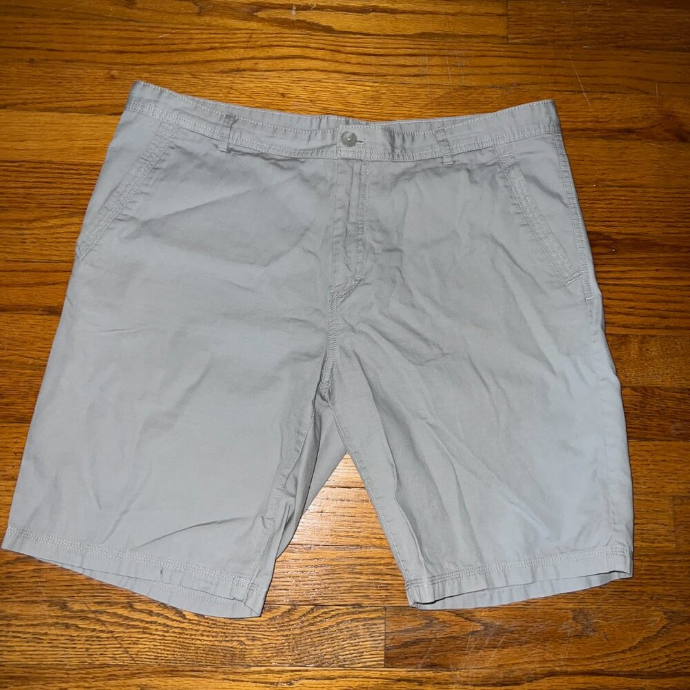 Calvin Klein Light Gray Men’s Flat Front Shorts